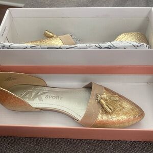 Never used, just trying to get rid of them for more space DIFFERENT BOX